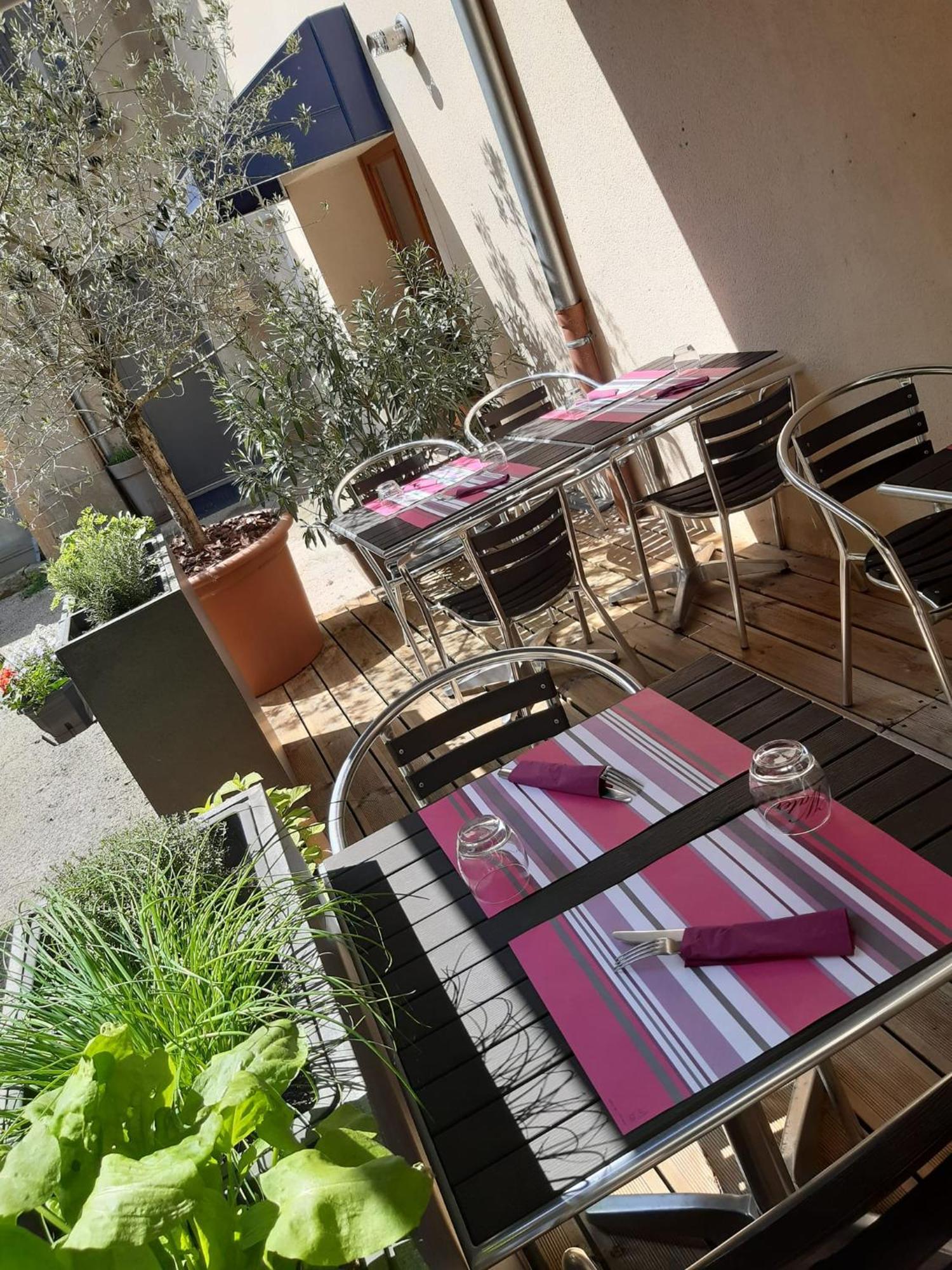 Hotel Restaurant Le Saint Augustin Exteriör bild
